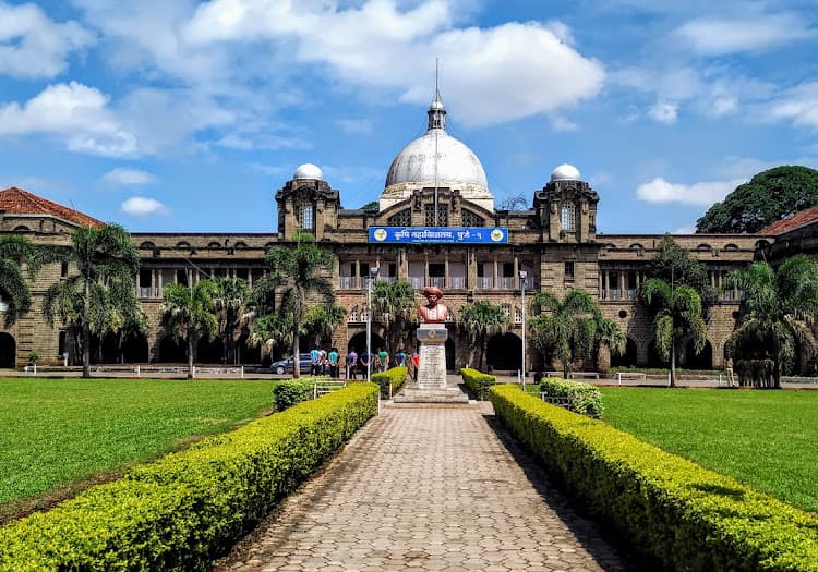 Shivajinagar: The Heart of Pune's Transit and Heritage