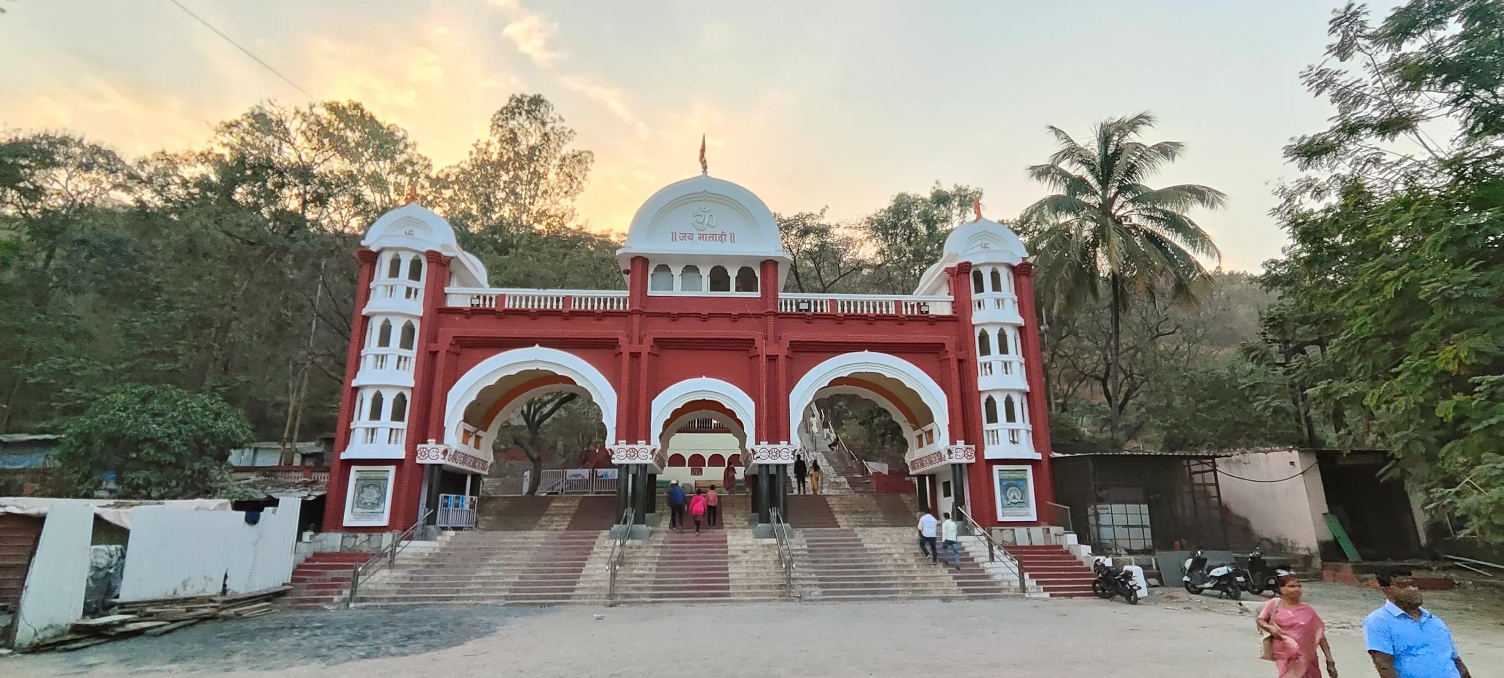Chaturshringi Temple, Pune — the powerful hilltop Devi temple that witnesses thousands of devotees during Navratri