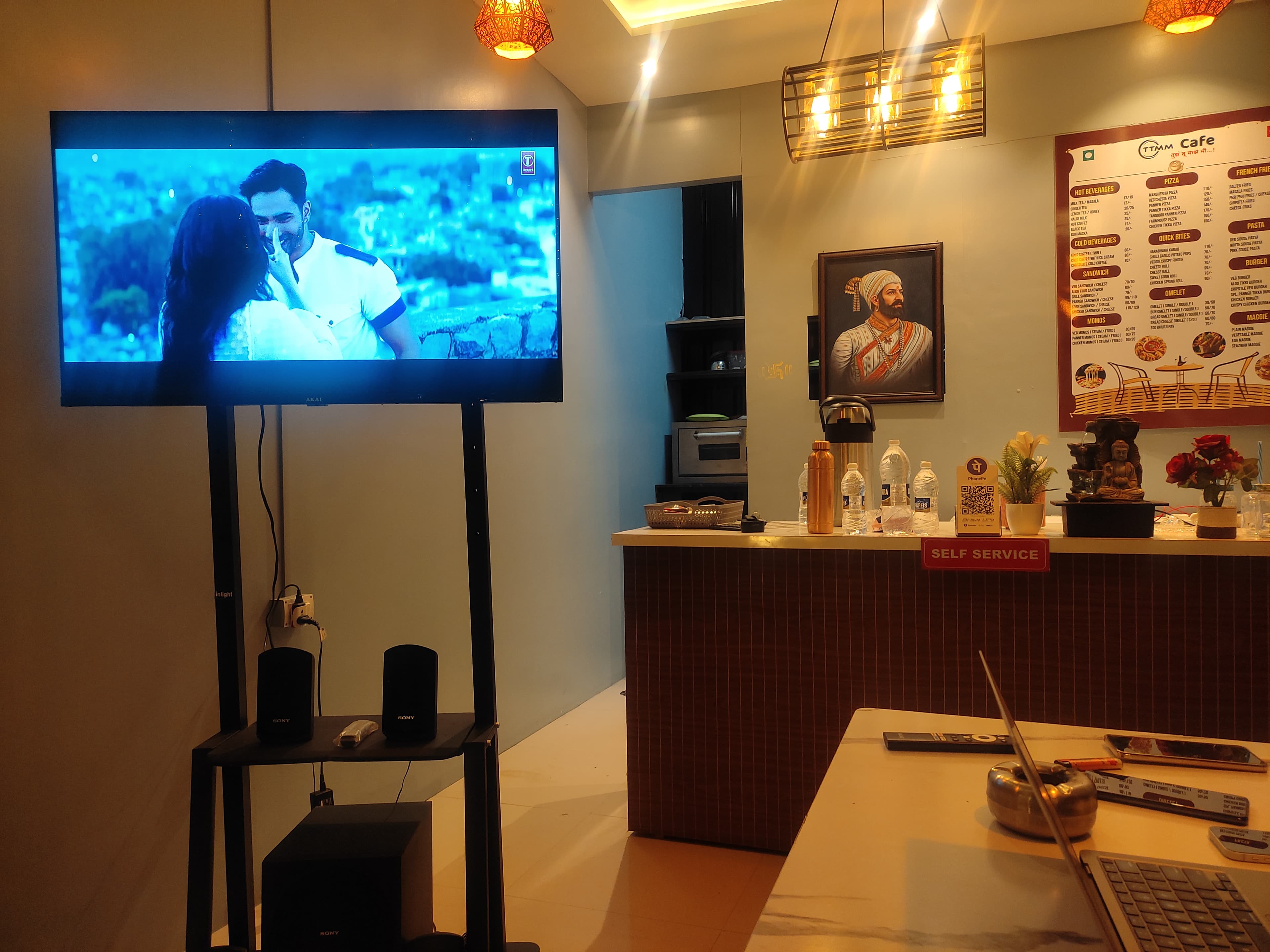 Vibrant night life and night cafe vibes at TTMM Cafe Hinjewadi