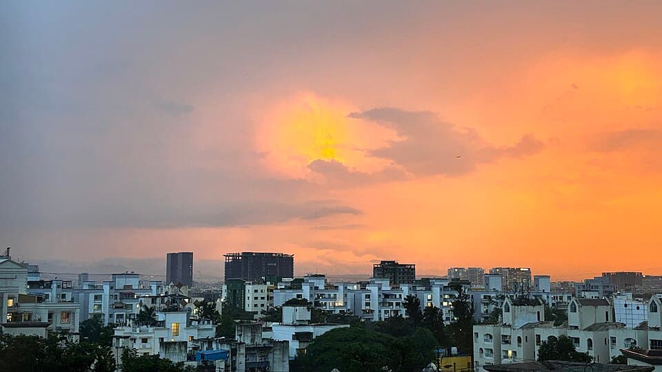 A beautiful sunset view from a balcony in Viman Nagar, Pune. (Image credit: Wikimedia Commons)