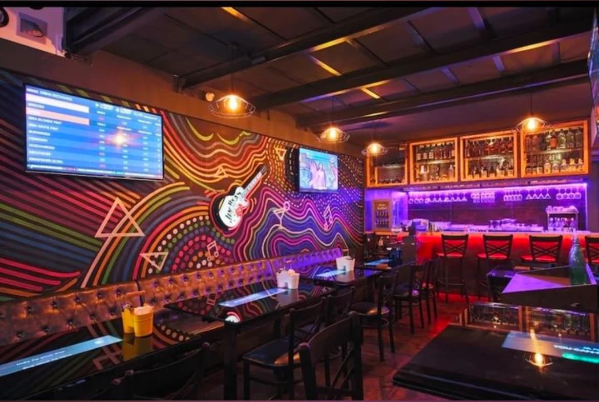 The 3 Musketeers Pub